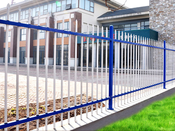 兩橫梁鋅鋼護(hù)欄圖片6