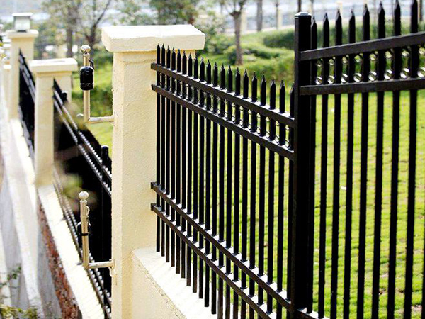 小區(qū)鋅鋼護(hù)欄圖片3