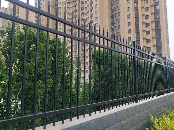 小區(qū)鋅鋼護(hù)欄圖片4