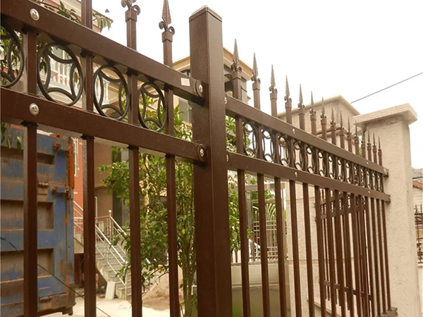 別墅鋅鋼護(hù)欄圖片4