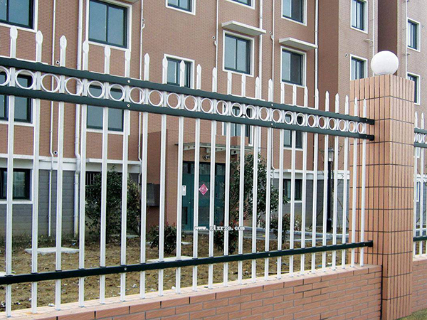 社區(qū)鋅鋼護(hù)欄圖片2