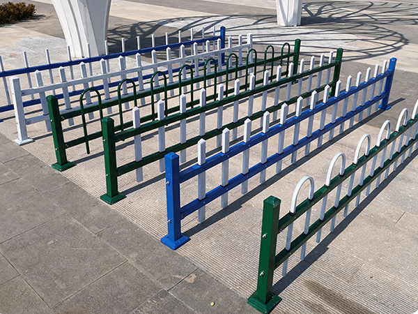 草坪鋅鋼護(hù)欄圖片3